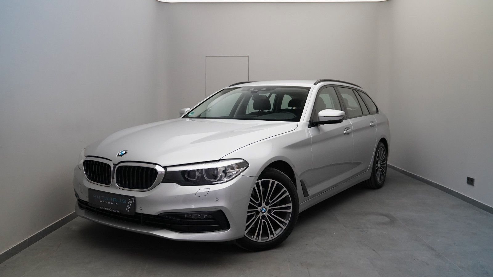 BMW 520d Touring xDrive Sport Line · AHK · KAMERA · LED