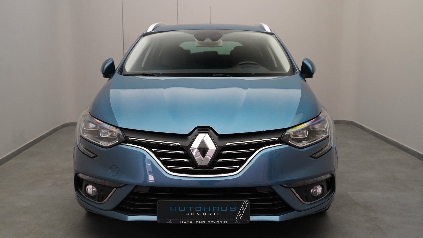 Renault Megane IV Grandtour 1.3 TCe BOSE-Edition · HEADUP