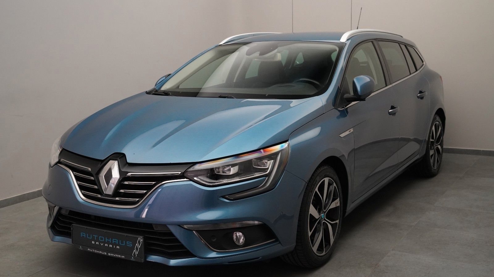 Renault Megane IV Grandtour 1.3 TCe BOSE-Edition · HEADUP