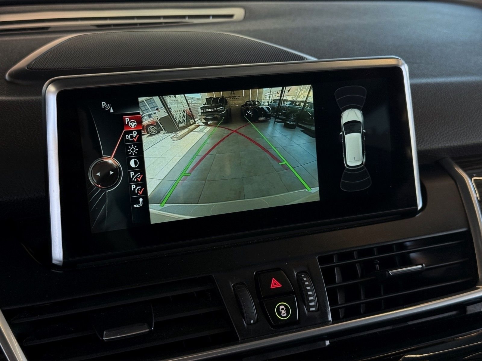 BMW 220 Active Tourer 220d Active Tourer xDrive Sport Line · PANO · KAMER
