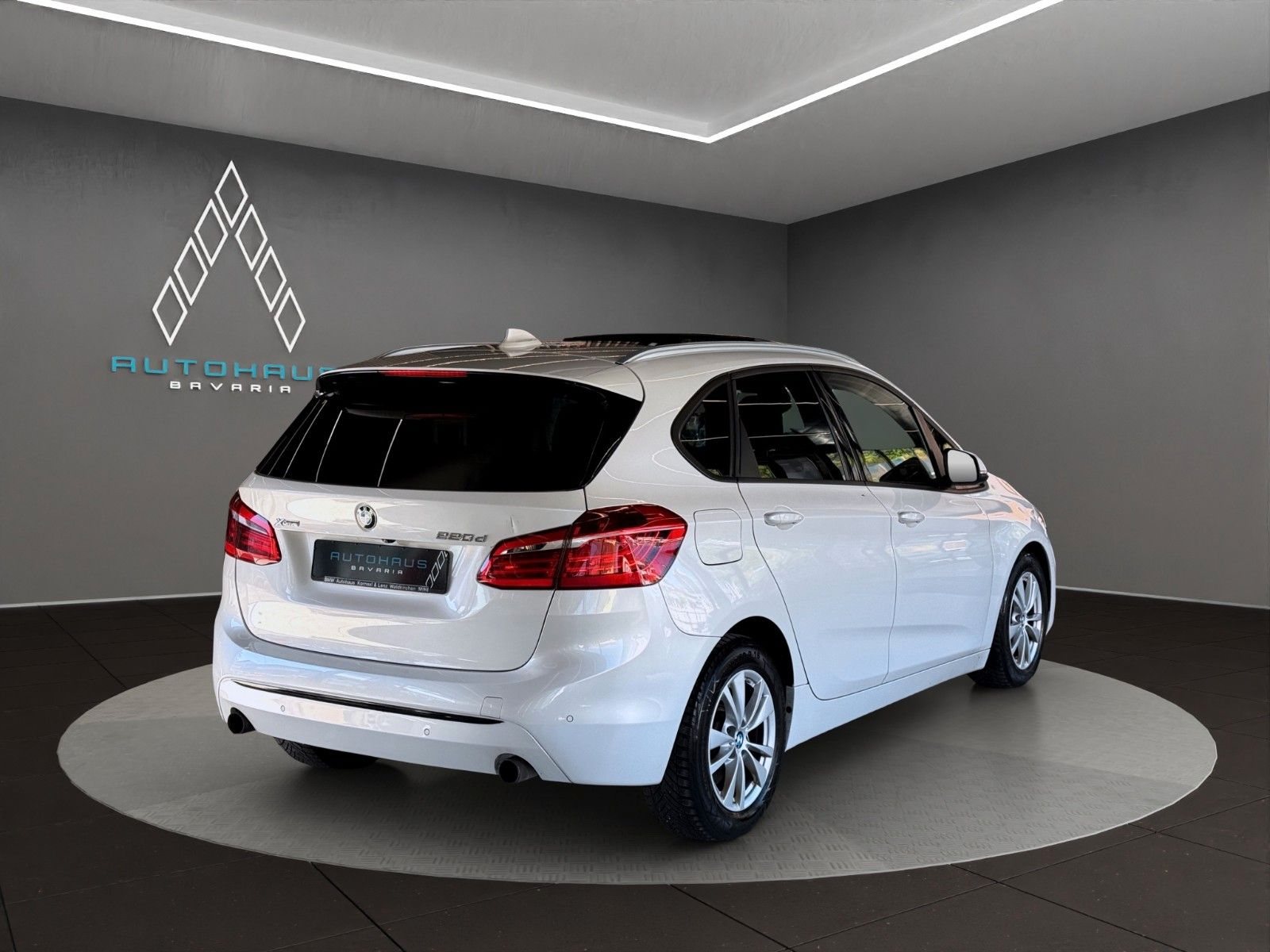 BMW 220 Active Tourer 220d Active Tourer xDrive Sport Line · PANO · KAMER