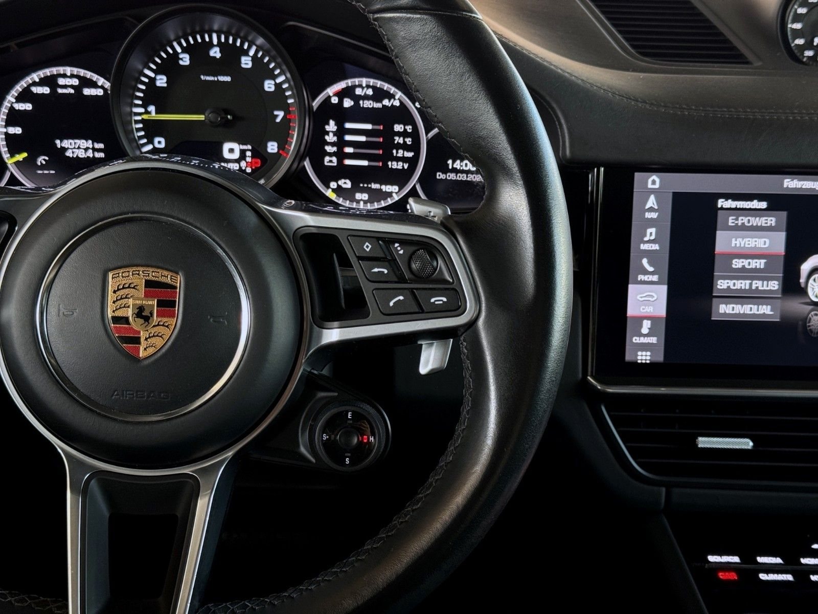 Porsche Cayenne Coupe · SPORT-CHRONO · PANO