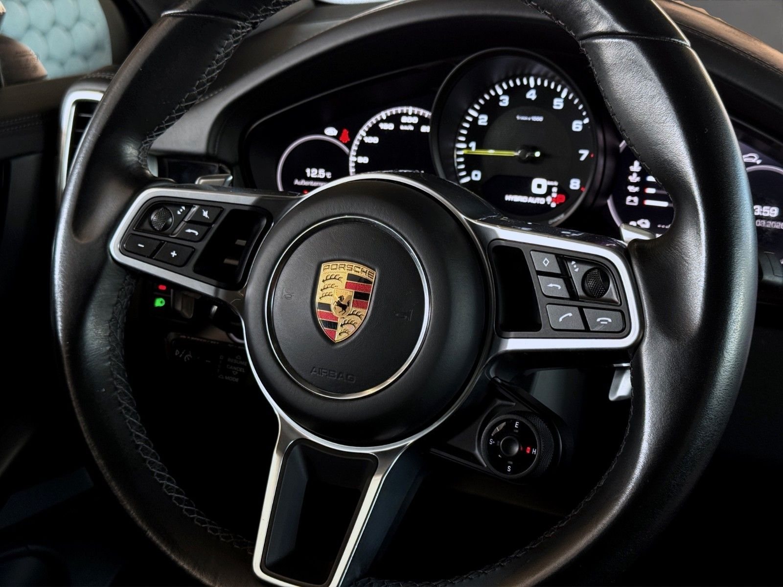Porsche Cayenne Coupe · SPORT-CHRONO · PANO